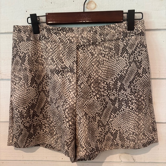 Babaton High Waist Gray and Black Shorts snake skin shorts in size 4. - Picture 1 of 8